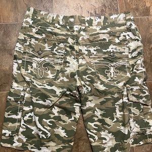 CAMOUFLAGE MENS ROCK REVIVAL SIZE 40 shorts